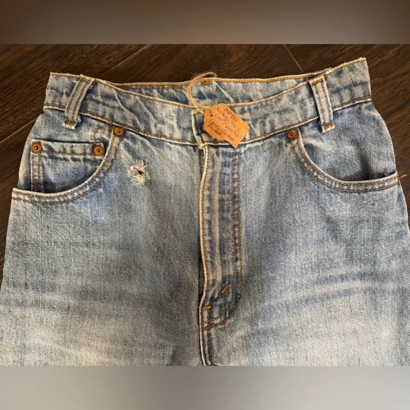 Levi's Women's Straight Leg Jeans with Artistic Patterns - Picture 7 of 11